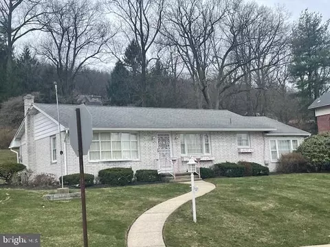 2146 Fairview Ave, Reading, PA 19606