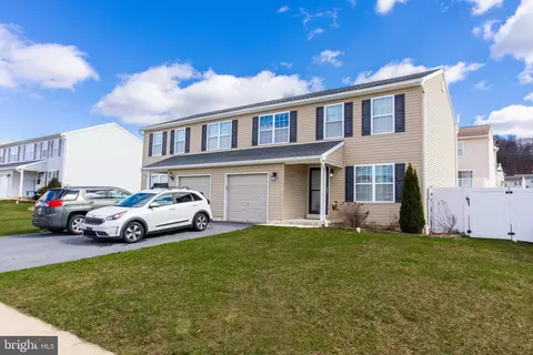 1009 Jean Ave, Temple, PA 19560