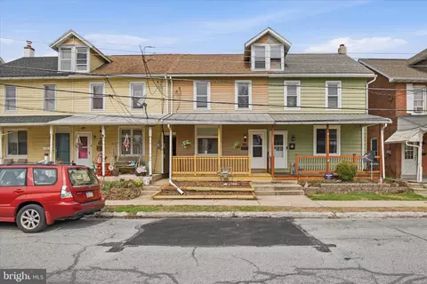 41 E Washington St, Topton, PA 19562