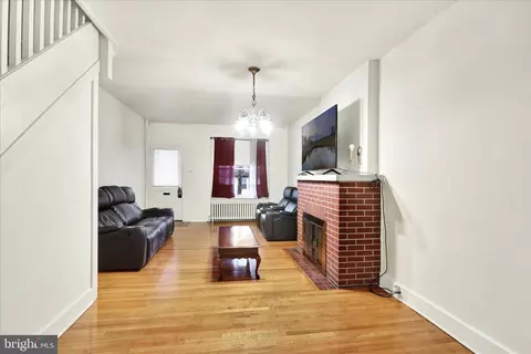 Living - 716 Schuylkill Ave, Reading, PA 19601 photo 2 of 3