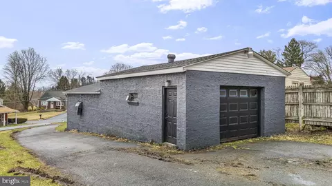 Exterior - 837 Philadelphia Ave, Reading, PA 19607 photo 1 of 1