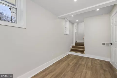Entry Way - 837 Philadelphia Ave, Reading, PA 19607 photo 5 of 6