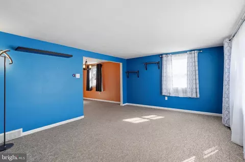 227 S 4th Ave, Reading, PA 19611 photo 4