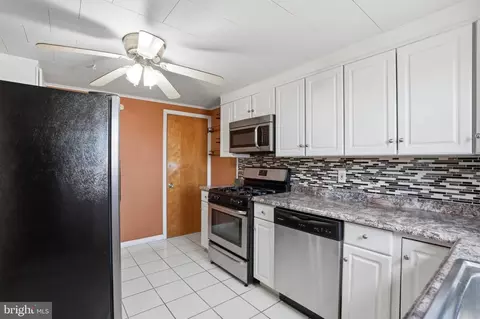 227 S 4th Ave, Reading, PA 19611 photo 9