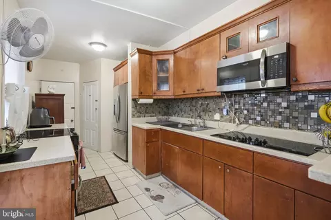 325 Pear St, Reading, PA 19601 photo 12
