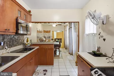 325 Pear St, Reading, PA 19601 photo 9
