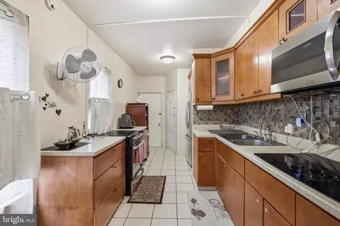 325 Pear St, Reading, PA 19601 photo 11