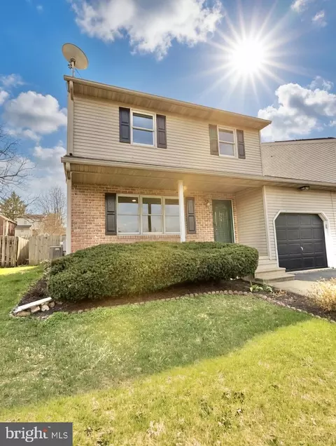 530 Wyatt Dr, Blandon, PA 19510
