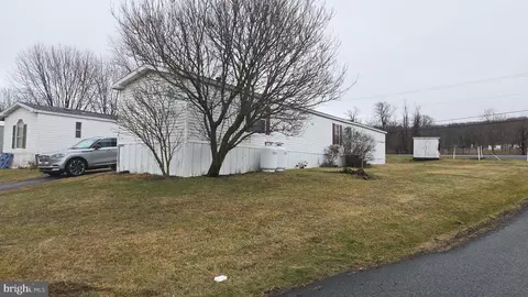 4 Walnut Ct, Fleetwood, PA 19522