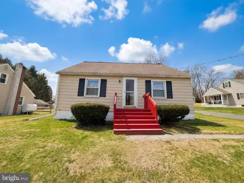 42 Groff Rd, Boyertown, PA 19512