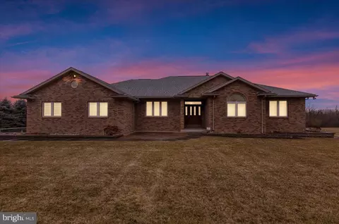 441 Birch Hill Rd, Shoemakersville, PA 19555