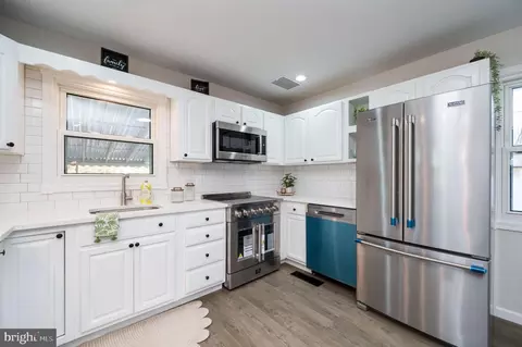 Kitchen - 6 Circle Dr, Reading, PA 19606 photo 4 of 5