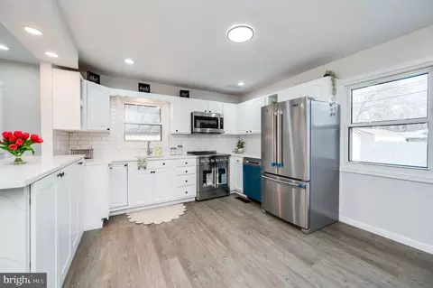 Kitchen - 6 Circle Dr, Reading, PA 19606 photo 2 of 5