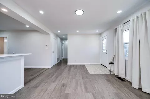 Entry Way - 6 Circle Dr, Reading, PA 19606 photo 1 of 2