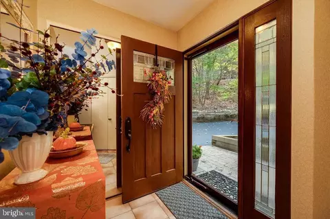 Entry Way - 199 Deer Hill Rd, Reading, PA 19607 photo 1 of 6