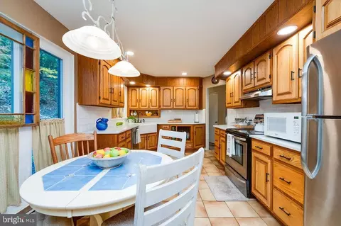 Kitchen - 199 Deer Hill Rd, Reading, PA 19607 photo 1 of 7