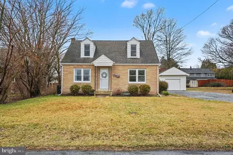 702 Lorane Rd, Reading, PA 19606