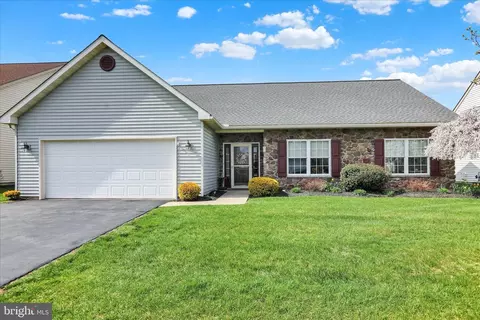 Exterior - 162 N Cacoosing Dr, Reading, PA 19608 photo 3 of 4