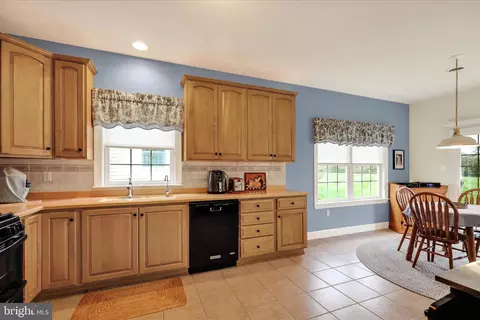 Kitchen - 162 N Cacoosing Dr, Reading, PA 19608 photo 3 of 3