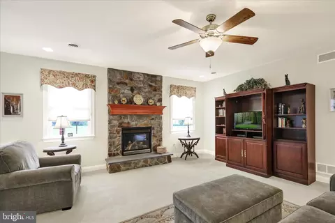 Living - 162 N Cacoosing Dr, Reading, PA 19608 photo 1 of 2