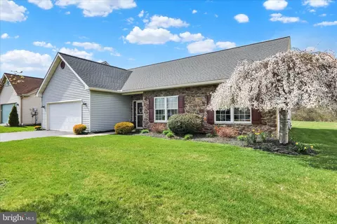 Exterior - 162 N Cacoosing Dr, Reading, PA 19608 photo 4 of 4
