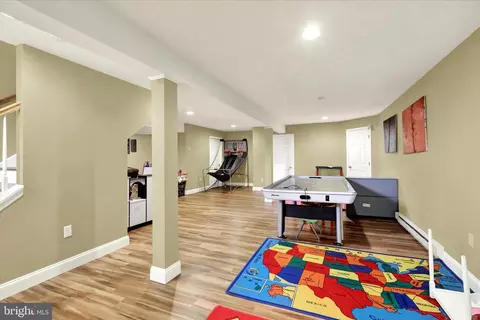 Entry Way - 74 Museum Rd, Reading, PA 19607 photo 2 of 2