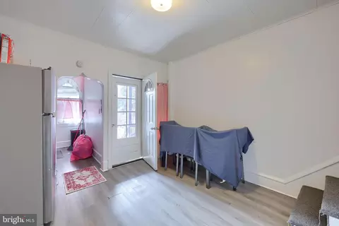 Entry Way - 814 Master St, Reading, PA 19602 photo 5 of 7