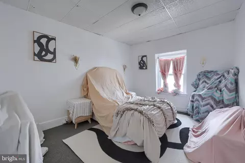Bedroom - 814 Master St, Reading, PA 19602 photo 2 of 4