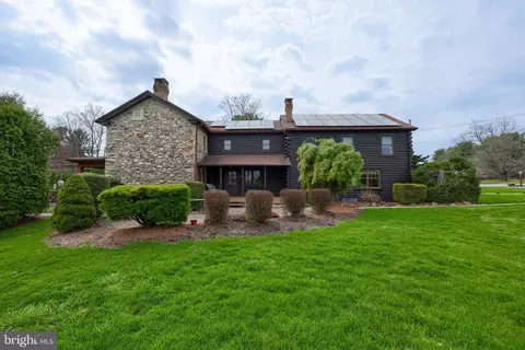 100 Seyler Rd, Fleetwood, PA 19522