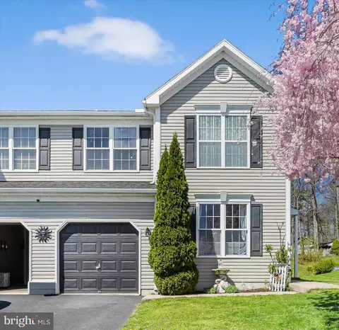 1054 Alexander Dr, Temple, PA 19560