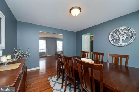 Dining - 4870 Dunham Dr, Reading, PA 19606 photo 2 of 3