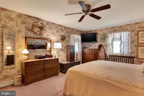 Bedroom - 211 John Glenn Ave, Reading, PA 19607 photo 3 of 6