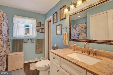 Bath - 211 John Glenn Ave, Reading, PA 19607 photo 2 of 2