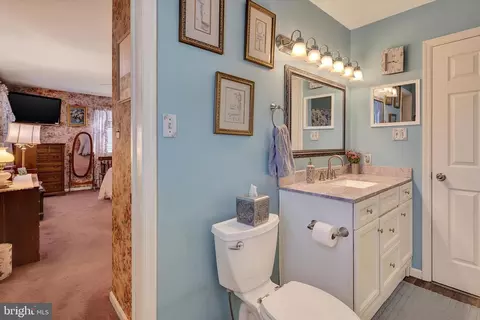 Bath - 211 John Glenn Ave, Reading, PA 19607 photo 1 of 2