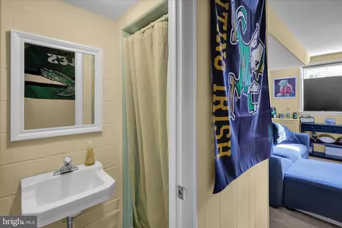 Bath - 23 Hilbert Ct, Reading, PA 19606 photo 2 of 2