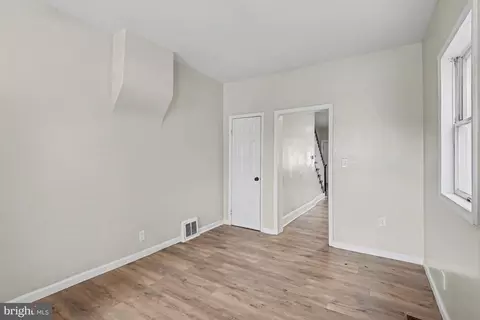 Entry Way - 225 W Lancaster Ave, Reading, PA 19607 photo 3 of 3