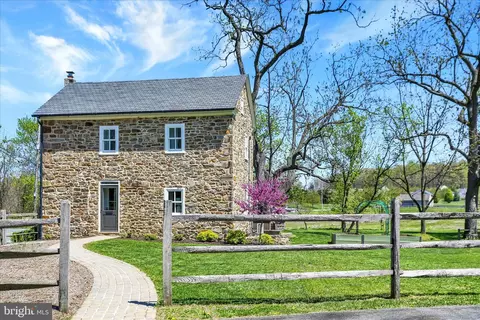 84 Cider Mill Rd, Mertztown, PA 19539