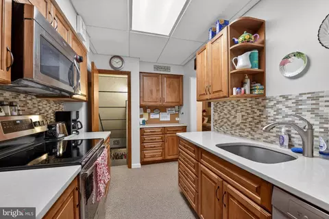 Kitchen - 397 Pine St, Reading, PA 19611 photo 2 of 2