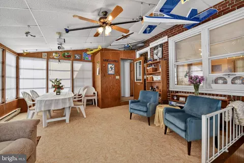 Entry Way - 397 Pine St, Reading, PA 19611 photo 1 of 1