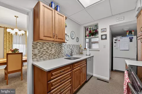Kitchen - 397 Pine St, Reading, PA 19611 photo 1 of 2