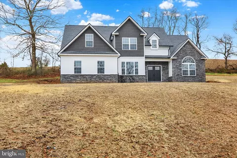 4214 Hill Terrace Dr, Reading, PA 19608