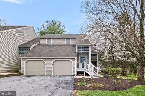 Exterior - 2000 Meadow Gln, Reading, PA 19610 photo 4 of 5
