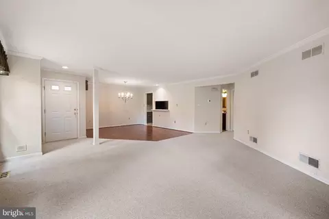 Living - 2000 Meadow Gln, Reading, PA 19610 photo 4 of 5