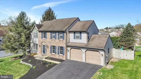320 Daniel St, Wernersville, PA 19565