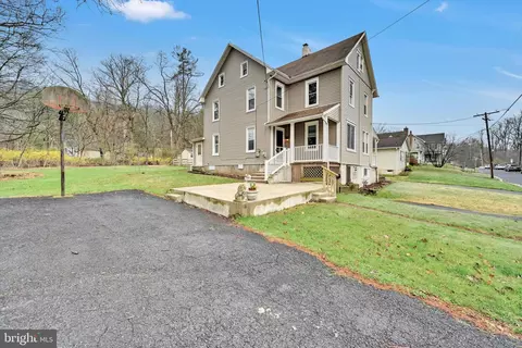 30 W Fairview St, Mohnton, PA 19540