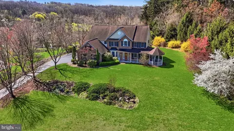 Exterior - 5 Glen Hollow Ct, Reading, PA 19607 photo 11 of 11