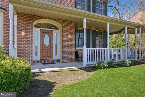 Exterior - 5 Glen Hollow Ct, Reading, PA 19607 photo 4 of 11