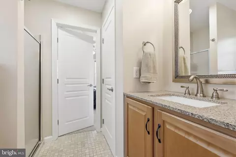Bath - 5 Glen Hollow Ct, Reading, PA 19607 photo 5 of 7