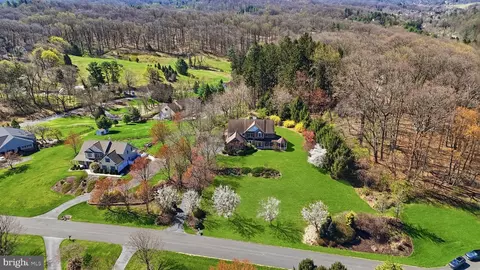 View/Area - 5 Glen Hollow Ct, Reading, PA 19607 photo 2 of 5
