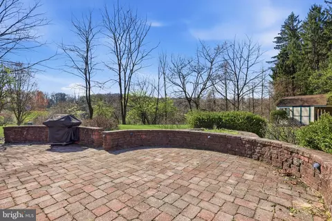 Exterior - 5 Glen Hollow Ct, Reading, PA 19607 photo 7 of 11